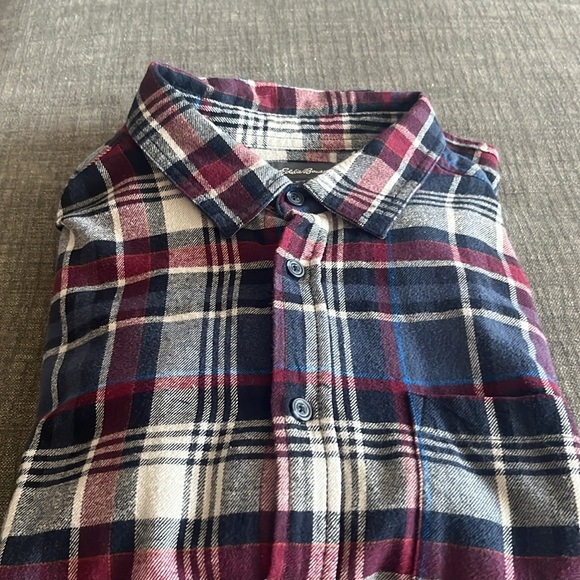 Eddie Bauer Flannel Button Down - Picture 4 of 5